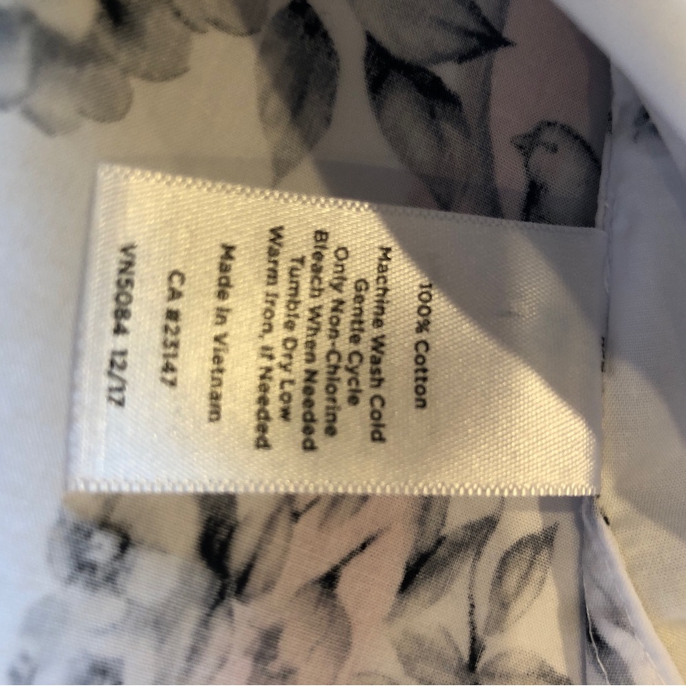 Talbots Petites B & W Blouse - Picture 5 of 6